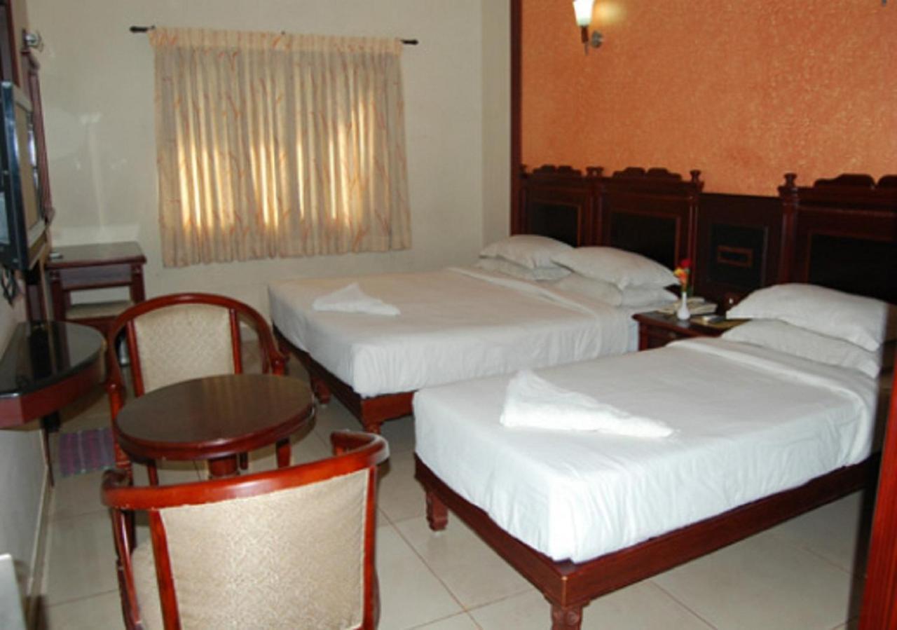 Chendhoor Residency Hotell Tiruchirappalli Exteriör bild