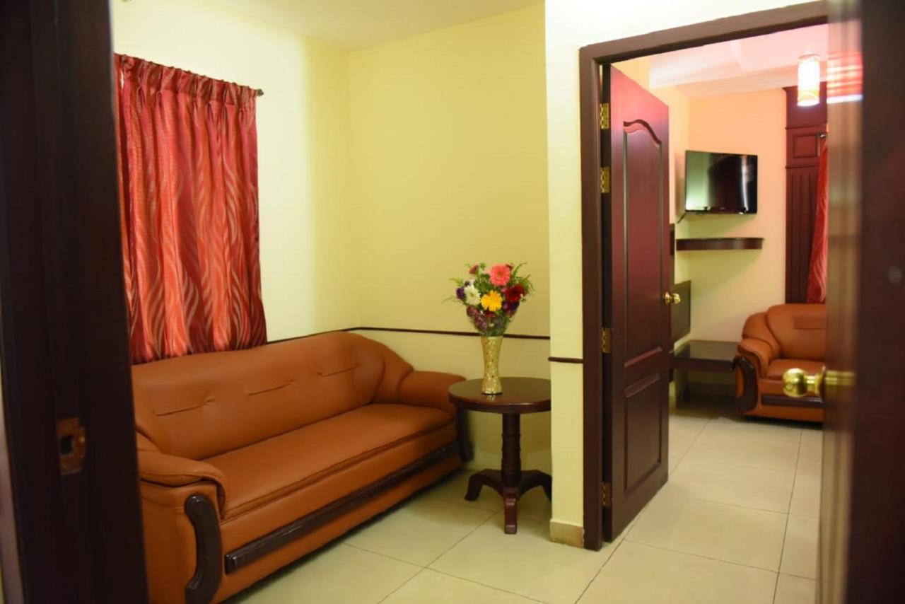 Chendhoor Residency Hotell Tiruchirappalli Exteriör bild